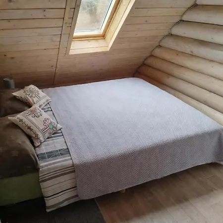 Pod Lasem Z Jacuzzi Gerendaház *